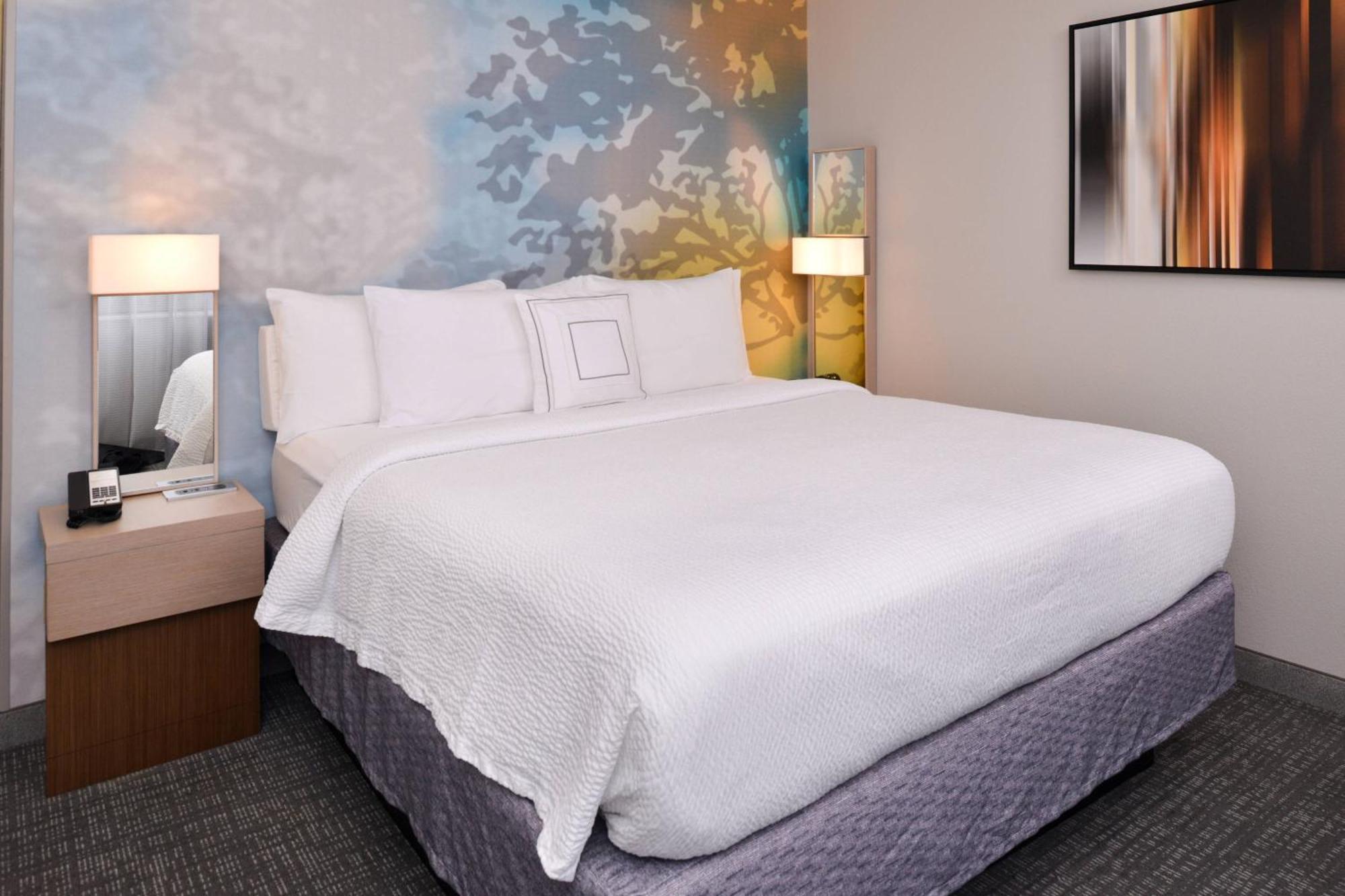 Courtyard Hotel 3*