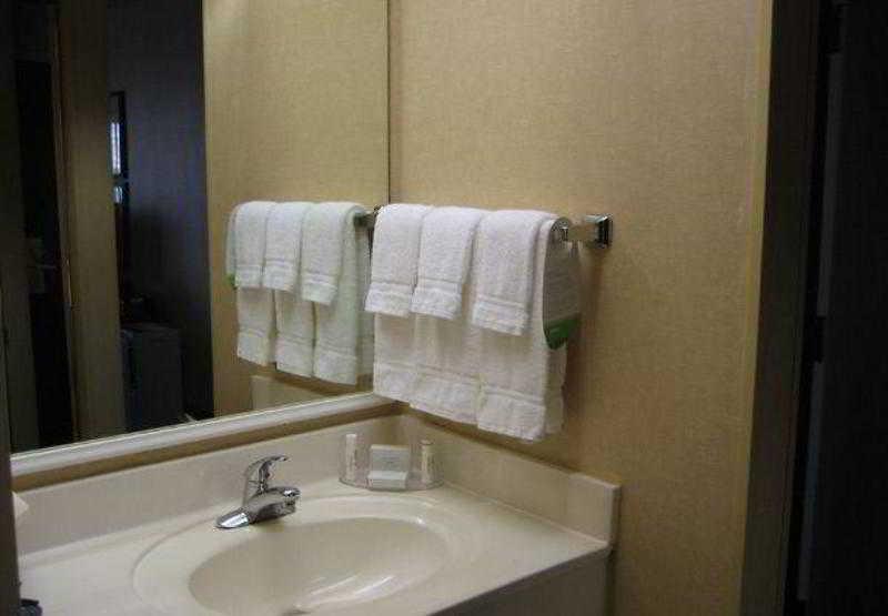 Courtyard 3* Beaumont