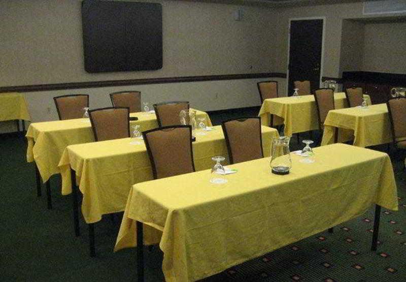 Hotel Courtyard 3*