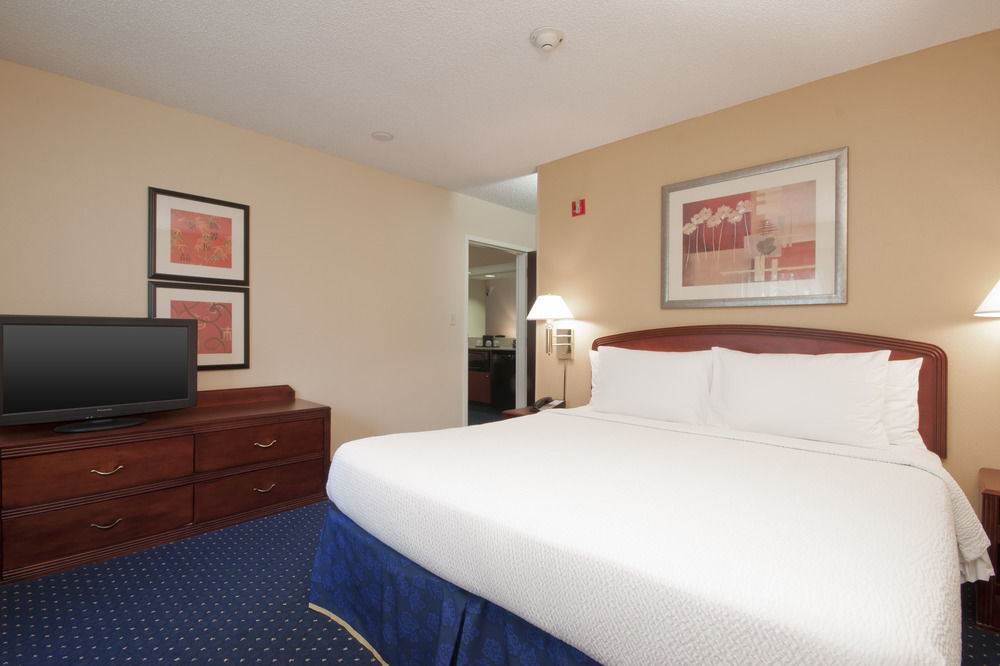 Courtyard 3* Beaumont